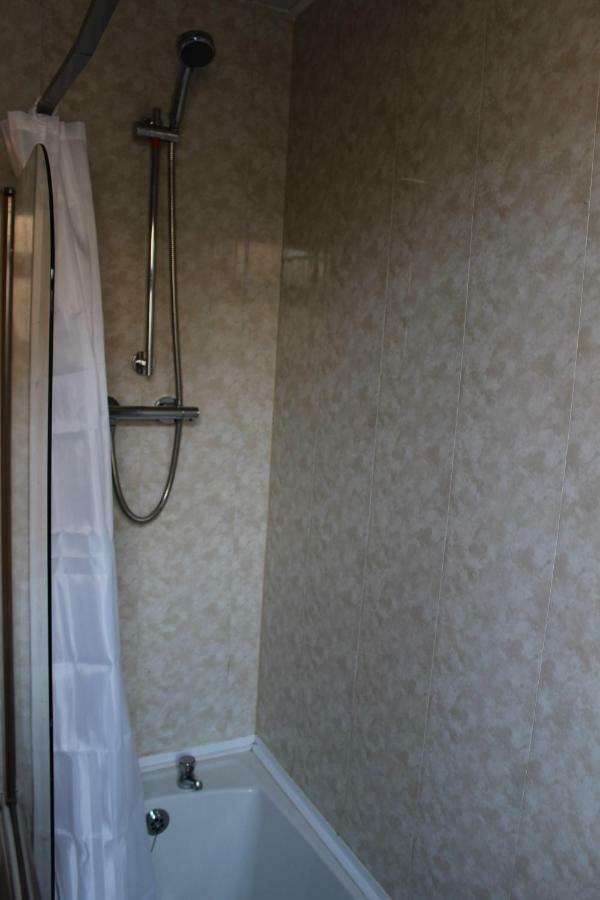 John St Town House - Self Catering - Guesthouse Style - Great Value Family And Double Rooms 워킹턴 외부 사진