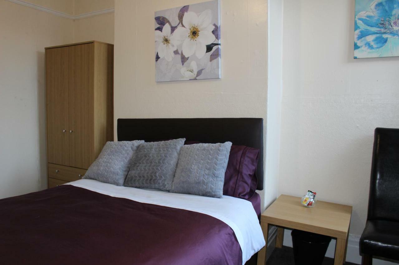 John St Town House - Self Catering - Guesthouse Style - Great Value Family And Double Rooms 워킹턴 외부 사진